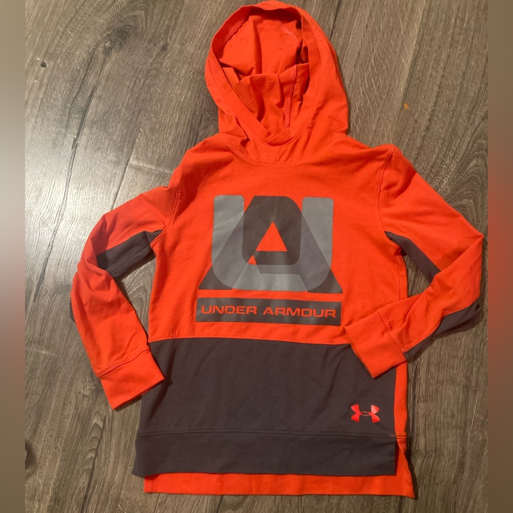 Boys Y Small underarmour hoodie